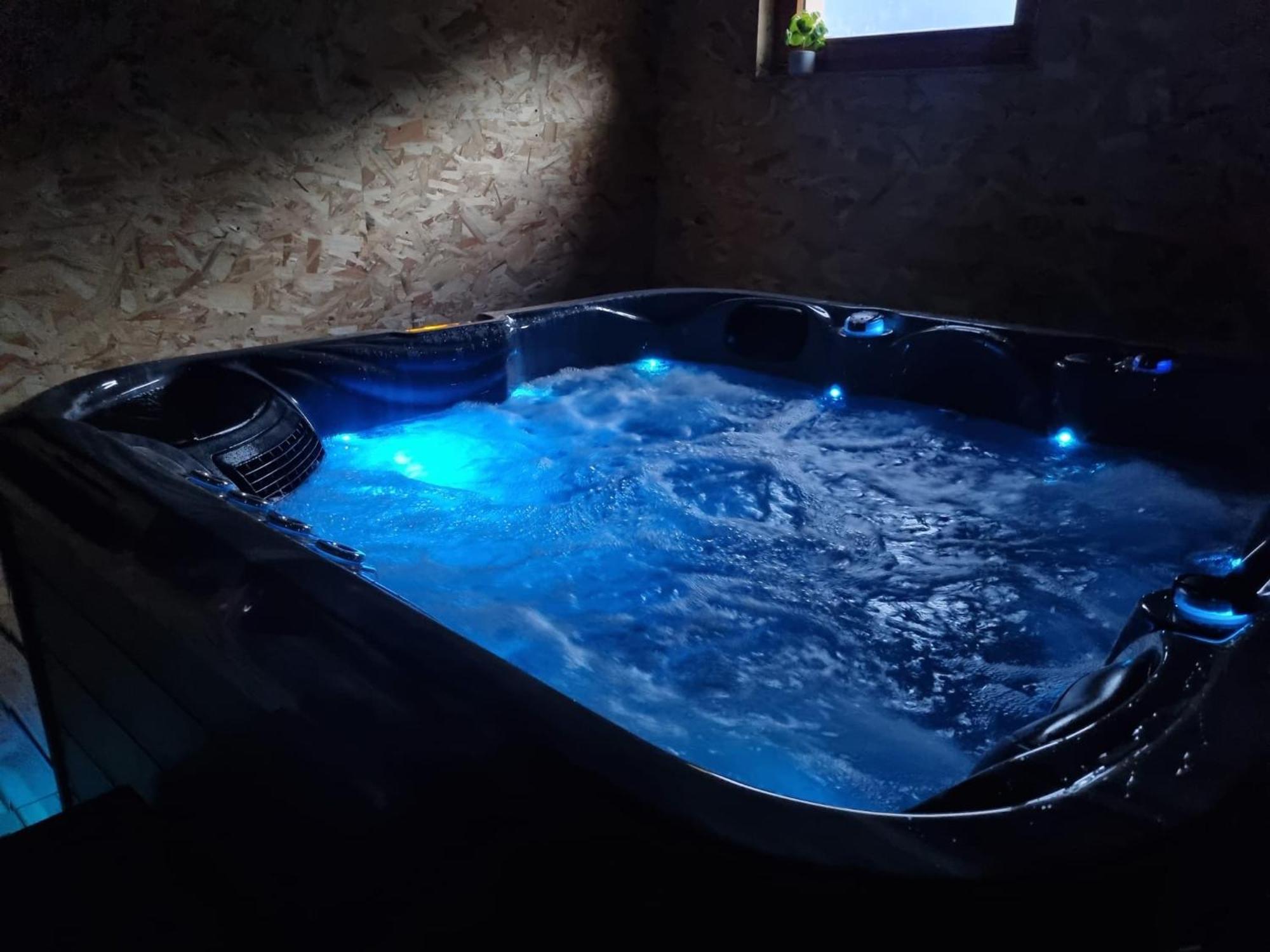 Villa Les Randogodilleurs Avec Jacuzzi A 2Kms Des Pistes Et 350M Du Theatre Du Peuple ! Bussang Exterior foto